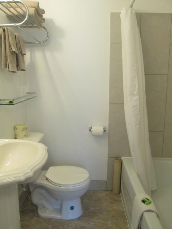 Edgewater Motel And Campground Temiskaming Shores Chambre photo