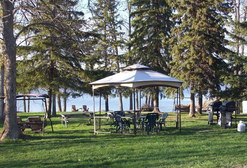 Edgewater Motel And Campground Temiskaming Shores Extérieur photo