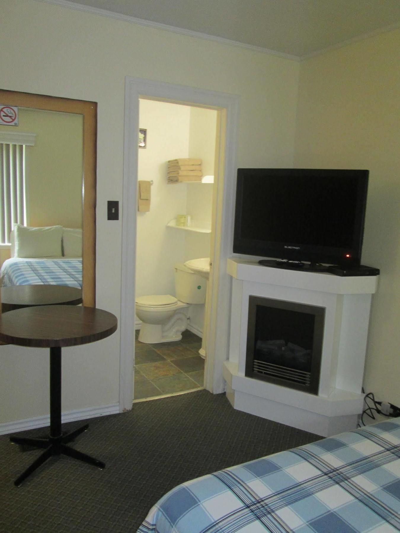 Edgewater Motel And Campground Temiskaming Shores Extérieur photo